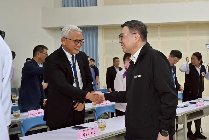 ▲行政院長卓榮泰這幾天不斷與產業界接觸，了解不同業別的困境與需求。（圖／行政院提供，2025.04.12）