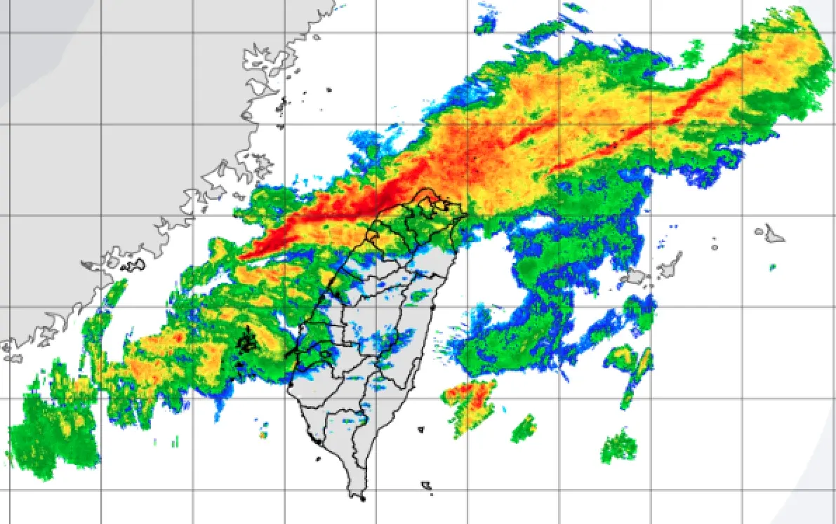 ▲氣象署稍早也發布大雷雨即時訊息，包含台北市、基隆市、新北市、桃園市及新竹縣都在警戒範圍內。（圖／翻攝自中央氣象署）