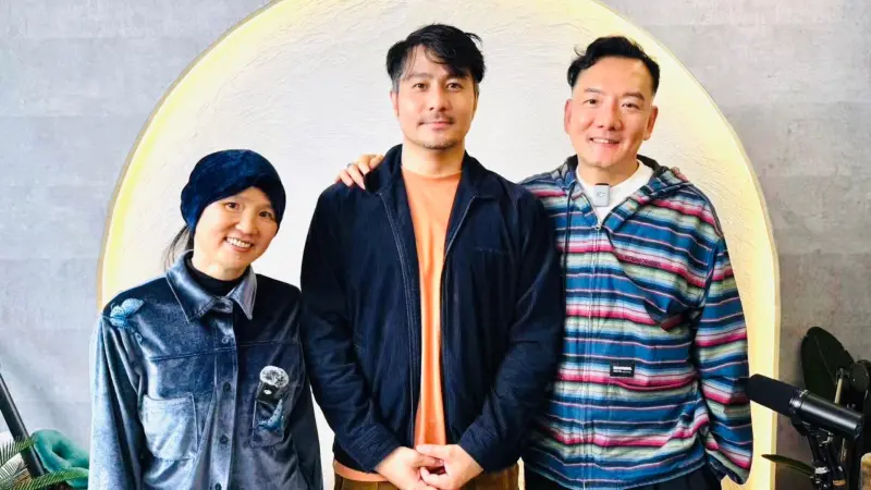 ▲藝人郭彥甫9年前退出演藝圈，轉職藝術家專心創作，現在的他成為全台第一人登上法國羅浮宮的藝術家。近日郭彥甫參加Podcast《田定豐的共時好生活》，在節目中談從舞台上走向藝術的心靈轉變。（圖／唱戲世界娛樂提供）