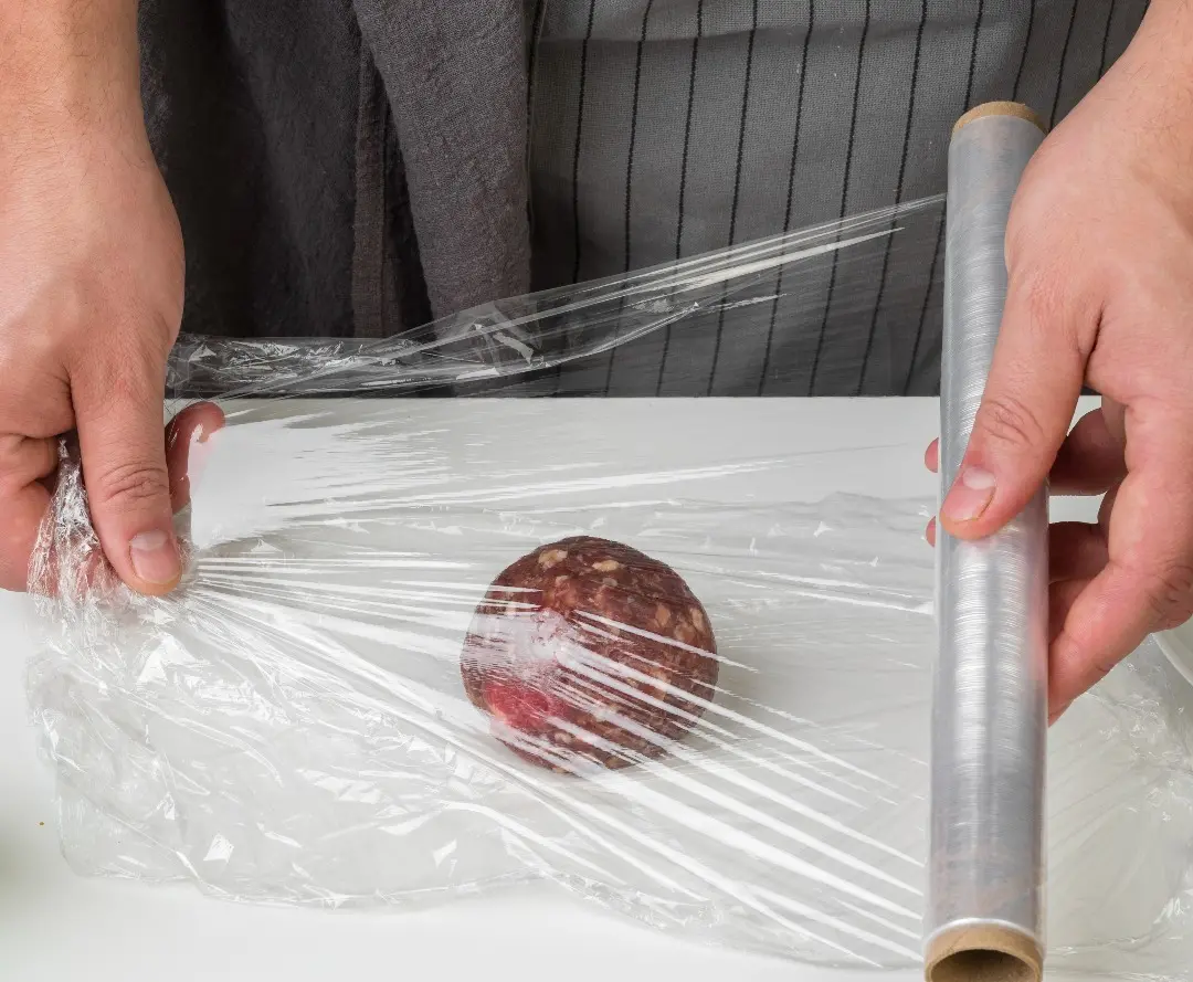 ▲保鮮膜是由許多化學物質組成的商品，在使用上有許多禁忌需要避免。（示意圖／取自pixabay）