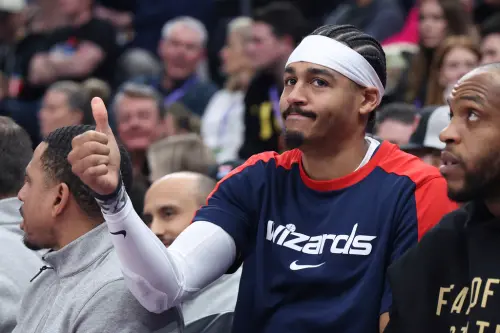 巫師需要繼續累積年輕戰力,同時評估現有老將如Jordan Poole、Middleton與Smart是否為長期藍圖的一部分。 ▲巫師需要繼續累積年輕戰力,同時評估現有老將如Jordan Poole、Middleton與Smart是否為長期藍圖的一部分。(圖/美聯社/達志影像)