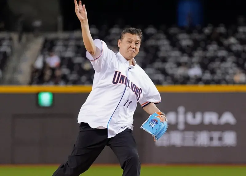 ▲石井丈裕曾在台灣執教，今（13）日擔任雙獅會開球嘉賓，受訪時聊到台灣近年棒球變強、甚至在世界棒球12強賽一舉奪冠關鍵，分享獨特觀點，認為「心理素質」是最大差異，「以前台灣打者心態比較起伏，現在都變得很沉穩。」（圖／統一獅提供）