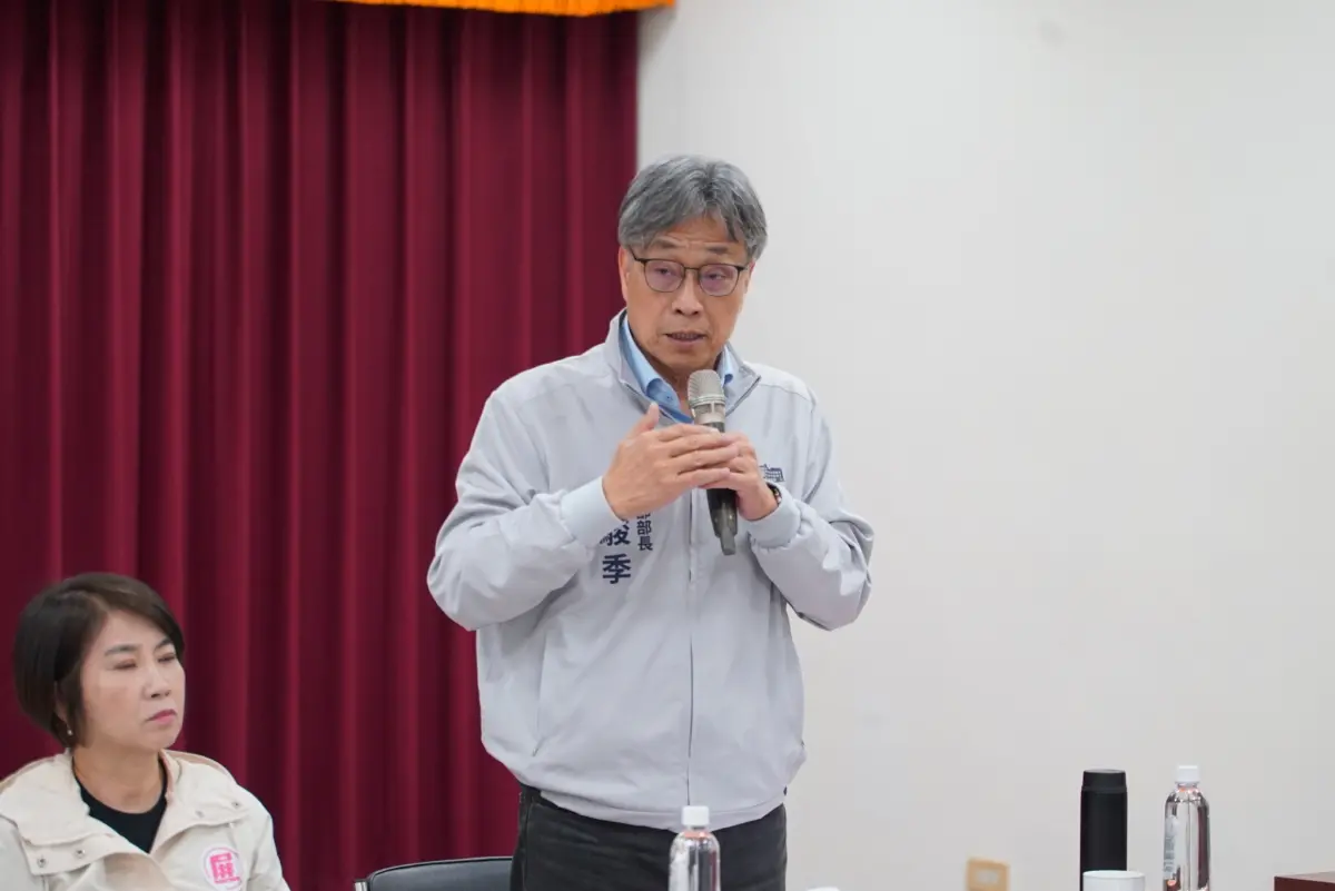 ▲農業部長陳駿季今（13）日與毛豆產業交流，宣示政府支持決心。（圖／農業部）