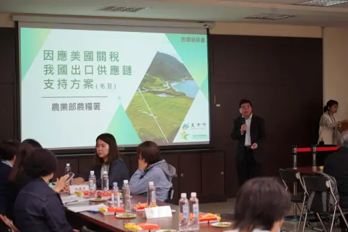 農糧署副署長進行簡報說明。 ▲農糧署副署長進行簡報說明。(圖/農業部)