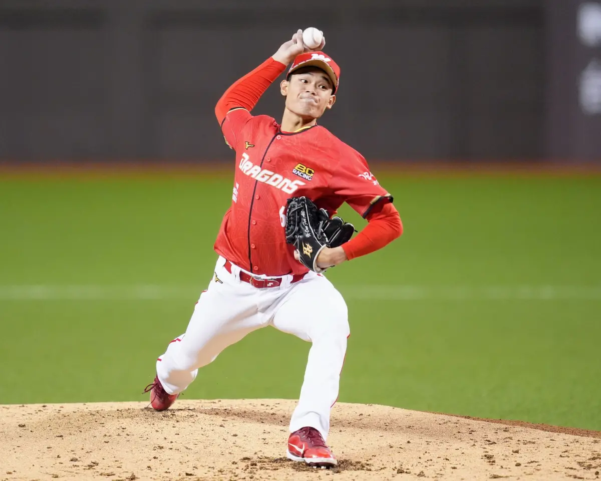 ▲味全龍先發曹祐齊本季初先發繳出6局完美壓制，率領味全龍終場1：0完封統一獅，曹祐齊也順利進帳本季首勝。（圖／味全龍提供）