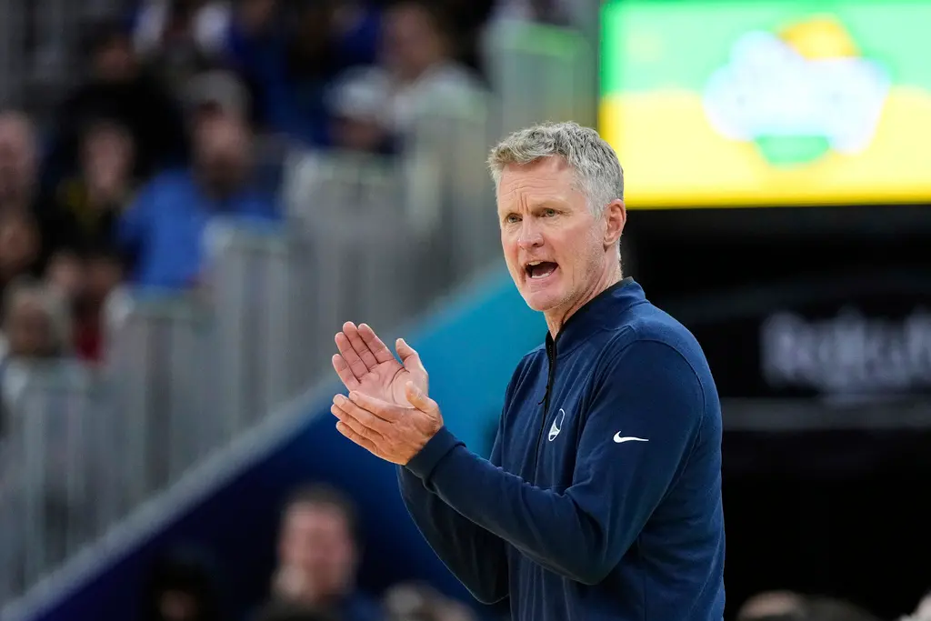 ▲金州勇士隊主場經延長賽以119：124不敵洛杉磯快艇，賽後許多勇士球迷對於這一場比賽的結果感到失望，一些人認為若Klay Thompson在這一場或許就贏了，也有人批評總教練Steve Kerr用兵保守、不信任板凳。（圖／美聯社／達志影像）