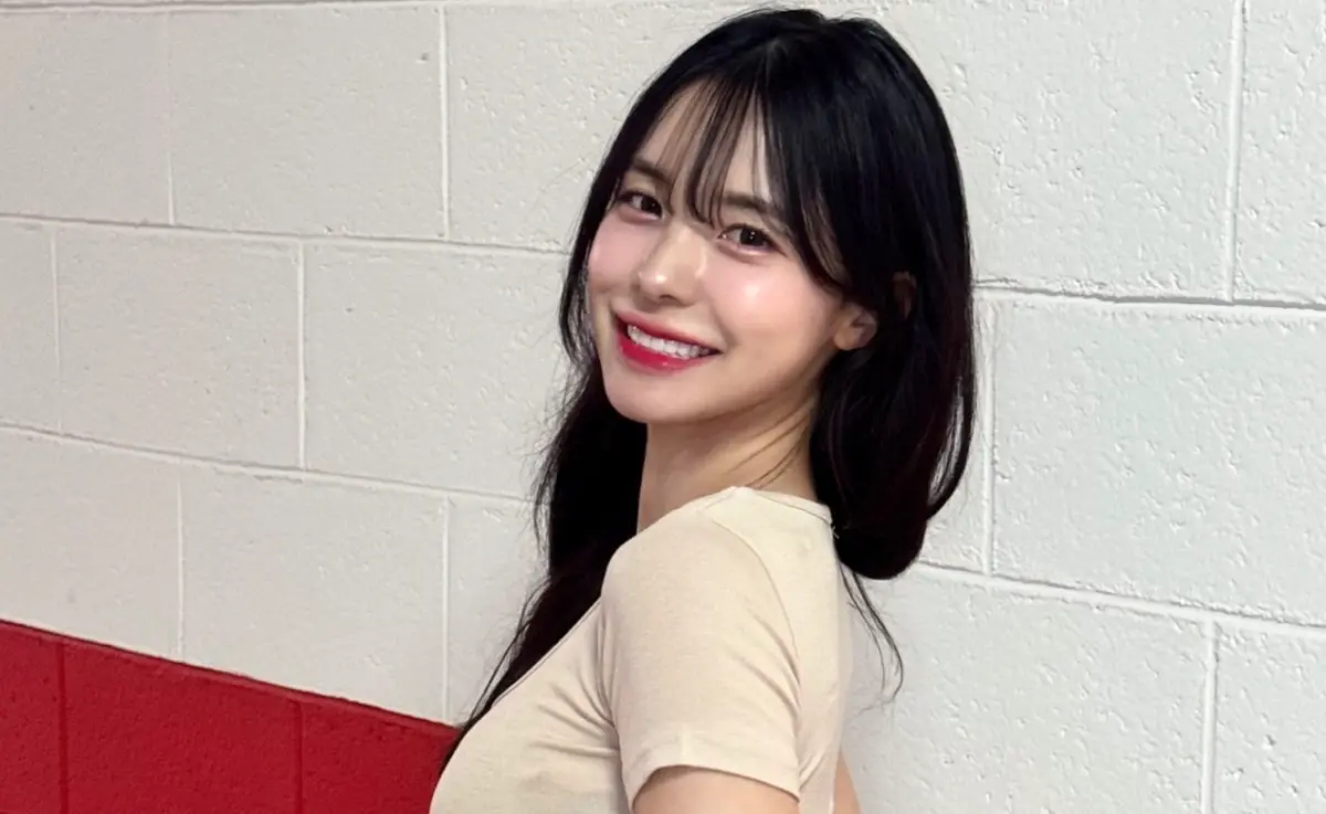 ▲李多慧（如圖）在韓國遇到台灣去畢業旅行的大學生跟她打招呼，她立刻自掏腰包買了小禮物分送，溫暖舉動讓粉絲稱讚李多慧「會成功不是偶然」。（圖／李多慧IG）