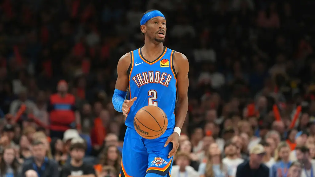 ▲2024-25NBA例行賽在今（14）日正式結束，例行賽獎項得主也紛紛出爐，其中雷霆「一哥」Shai Gilgeous-Alexander以場均32.7分，生涯首次拿下得分王頭銜。（圖／美聯社／達志影像）