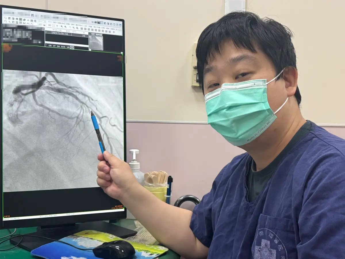 ▲中榮駐診大甲李綜合醫院的心臟內科黃祺耀醫師指出，一名男子偏瘦卻膽固醇偏高而心肌梗塞(圖／醫院提供2025.4.14)