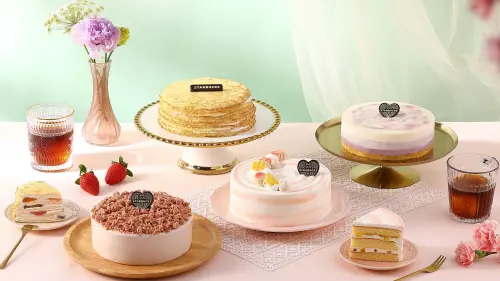 ▲4月「星巴克買一送一」全台門市咖啡優惠統一集團同慶好友分享日，首次聯名Häagen-Dazs哈根達斯推出「冰淇淋達克瓦茲禮盒」，母親節蛋糕88折預購。PIERRE HERMÉ PARIS母親節蛋糕也曝光。（圖／星巴克提供）