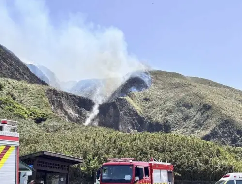 小油坑火燒山扯藍刪預算　她轟綠議員裝懂：海豚直升機不適合救災
