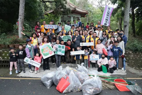 ▲大里崇光獅子會家庭首度與立法院的合作，一同用行動守護山林之美(圖／立法院中南部服務中心提供2025.4.14)