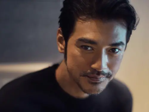 金城武《風林火山》上映了！幫高圓圓捏腿花絮曝光　1動作太紳士
