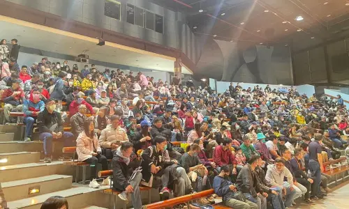 ▲中龍鋼鐵公司舉辦全家同樂親子共遊活動，吸引員工及眷屬與會，現場充滿歡聲笑語，洋溢著溫馨歡樂的氣氛，並在摸彩助興下，為整個活動掀起高潮。(圖／中龍鋼鐵公司提供)