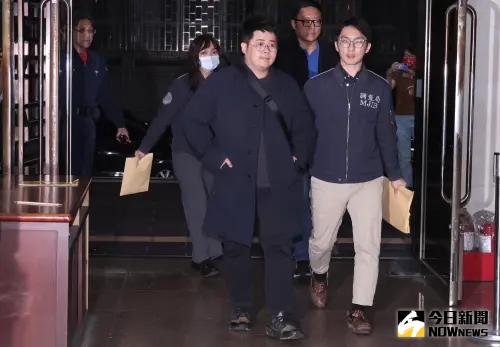 ▲國民黨青年軍「罷吳四騎士」陳冠安陸續移送北檢複訊。（圖／記者朱永強攝，2025.04.14）