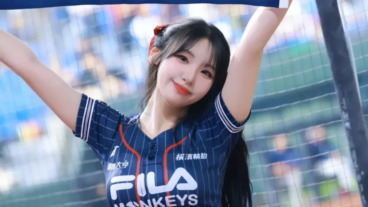 ▲樂天韓援新成員廉世彬（如圖）昨（13）日在球場上玩嗨，不僅和同隊成員小紫玩起親親，也親眼目睹球隊獲勝的瞬間。而球迷們最期待的韓援三本柱（廉世彬、河智媛和禹洙漢）也將於18日首次合體登場。（圖／廉世彬IG）