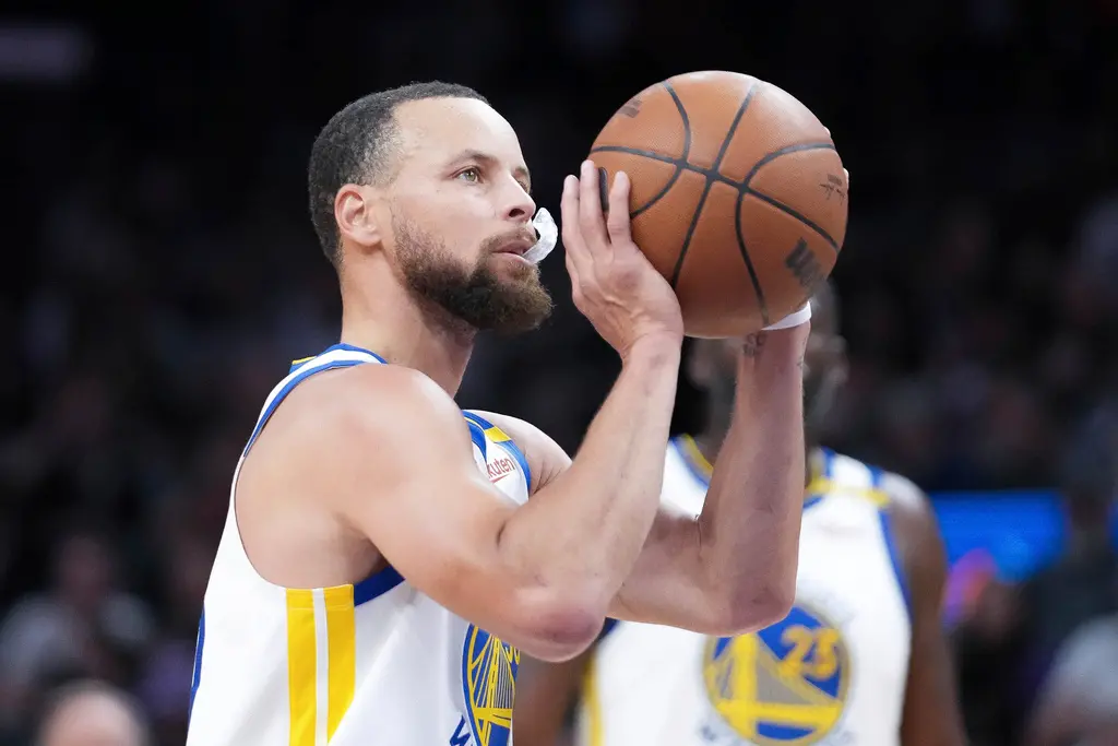 ▲金州勇士附加賽表現備受矚目，他們被知名體育媒體ESPN看好有89%機率闖進季後賽，而若是能搶下第7種子，首輪對休士頓火箭將是理想的對戰組合。（圖／美聯社／達志影像）