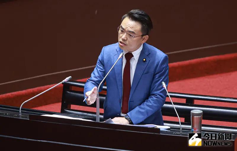 ▲洪孟楷稱罷團造假並封鎖網友闢謠，有臉書粉專評這行為就是沒步了，只剩下洗腦自己最死忠的那群支持者。（圖／記者葉政勳攝）