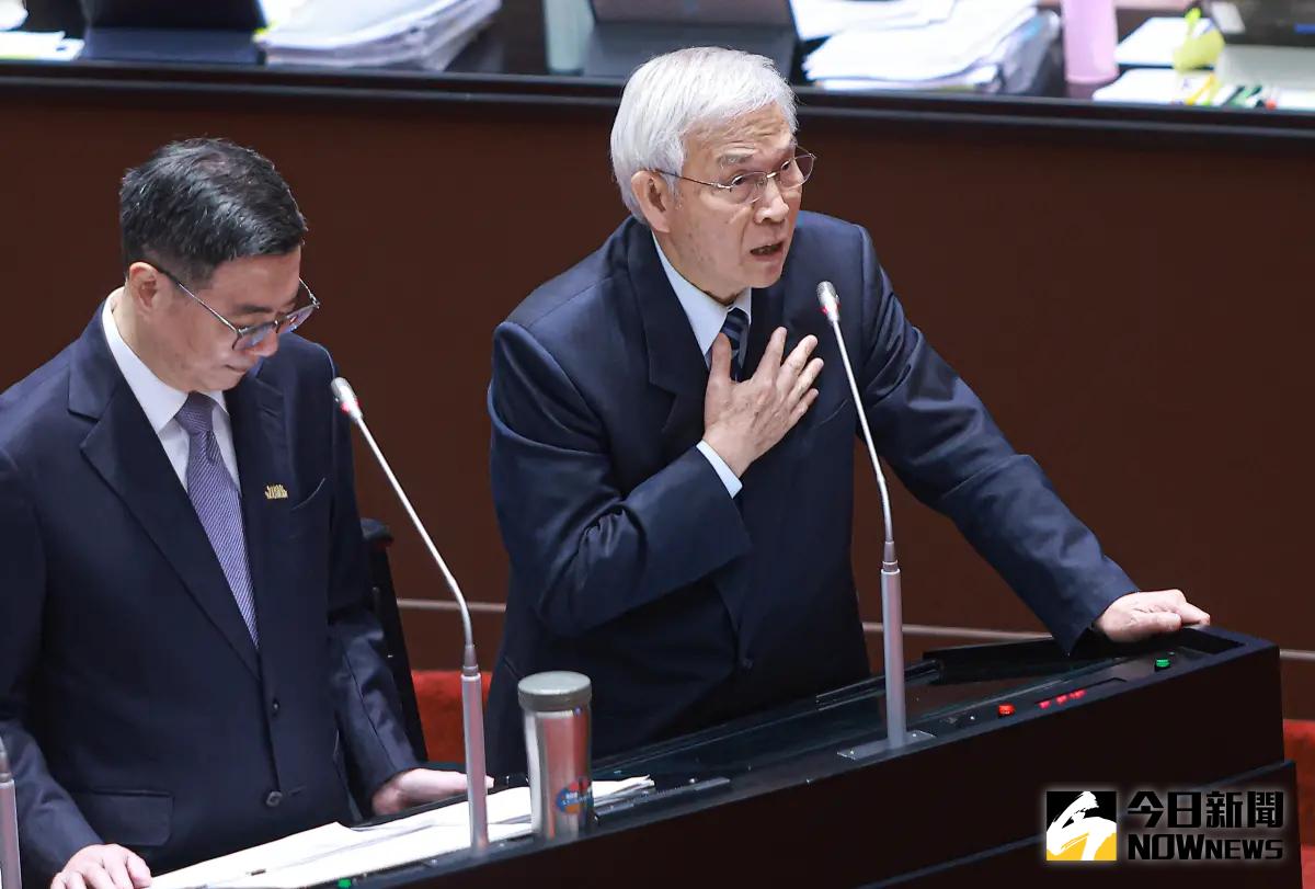 ▲台幣飆漲，讓中央銀行總裁楊金龍備受壓力。（圖／記者葉政勳攝 , 2025.04.15）