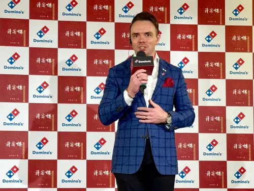 ▲台灣達美樂CEO Ben Oborne分享與請客樓研發六個月，為母親節創造頂級披薩。（圖／記者蕭涵云攝）