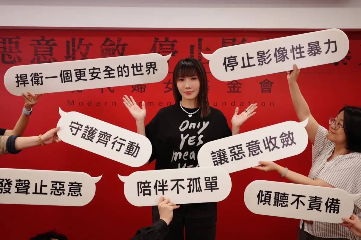 ▲大牙指控遭陳建州性侵未遂後工作銳減，月收入僅新台幣1萬元，黃子佼案吹哨者Zofia聽聞後氣憤不已。（圖／大牙臉書）