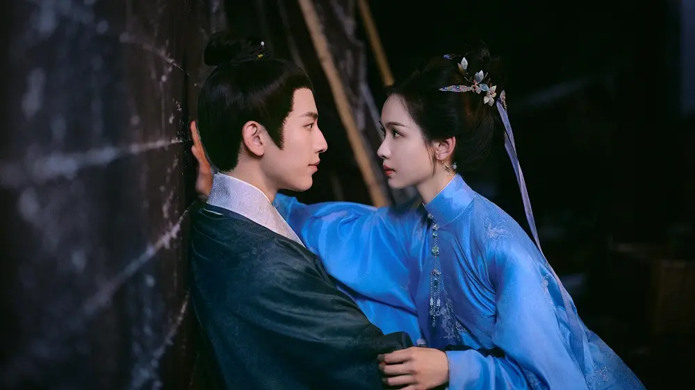 ▲「最美女配」陳都靈（右）、辛雲來（左）首次合作復仇陸劇《雁回時》，辛雲來因吻戲經驗不足，第一次親陳都靈時，緊張到全身發抖。（圖／愛爾達電視台提供）