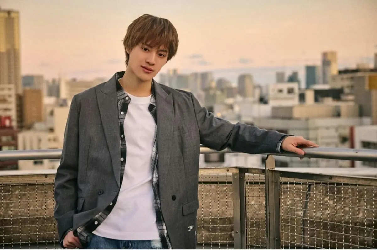 ▲日本25歲偶像男星上村謙信涉嫌猥褻女翻譯，今日在香港出庭，聽證席上超過9成都是女性，應為上村的粉絲，他見狀相當感動，更不認罪當庭崩潰痛哭。（圖／翻攝自IG@onenonly_tokyo）