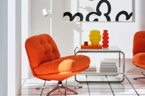 ▲DYVLINGE旋轉扶手椅，源自設計師 Gillis Lundgren 打造的 MILA 休閒椅。（圖／IKEA提供）