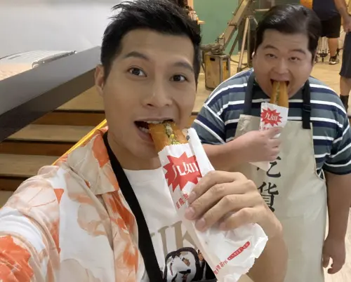 ▲山豬（右）、逸祥（左）是節目中的好搭檔，感情如同兄弟一般。（圖／黃逸祥粉絲團臉書）