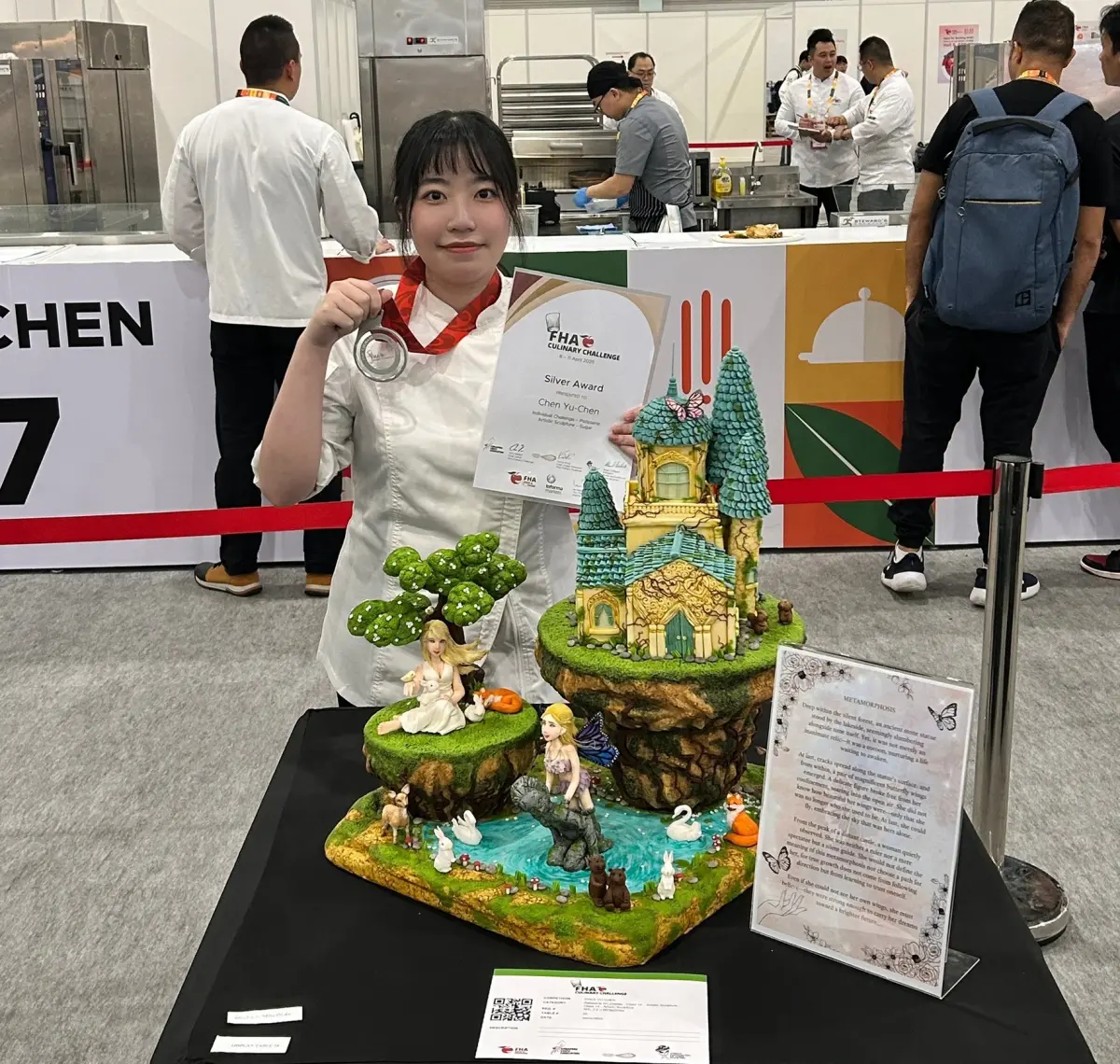 ▲弘光科大食科系學生陳昱蓁勇奪「2025_FHA_新加坡國際廚藝挑戰賽」銀牌。(圖／弘光科大提供2025.4.16)