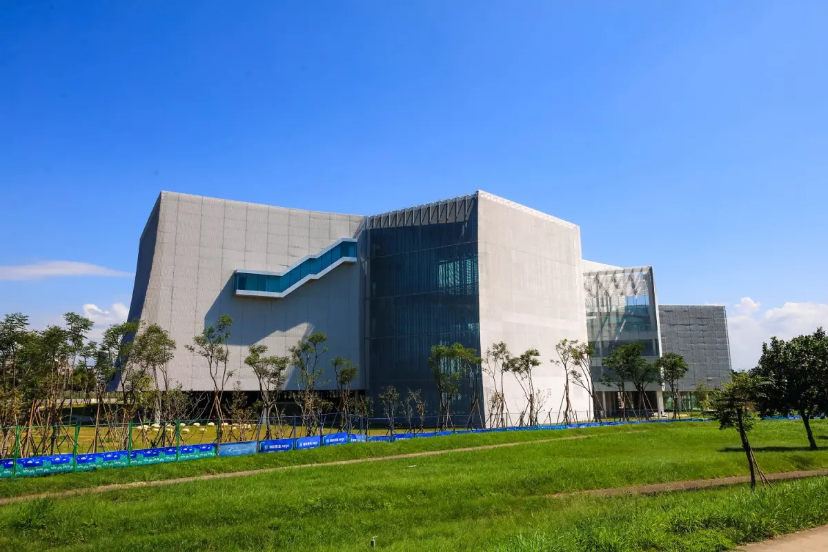 ▲川普關稅震盪股市，凸顯出擁有建設利多加持的不動產，具備抗波動保值優勢，台中房市更聚焦今年底將開幕的水湳中央公園綠美圖。（圖／業者提供）