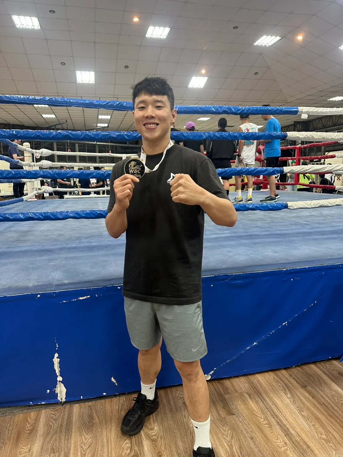 ▲信義房屋逢甲上安店經理周子凡汲取拳擊運動和房仲工作間的共同點：不斷學習、耐心累積、冷靜應對，讓自己成長、更帶領團隊走向共好。（圖／信義房屋提供）