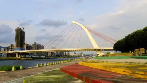 ▲大佳河濱公園(迎風碼頭)將舉行雙北世壯運輕艇比賽,場域戶外全面禁菸。(圖/Google評價) ▲大佳河濱公園(迎風碼頭)將舉行雙北世壯運輕艇比賽,場域戶外全面禁菸。(圖/Google評價)