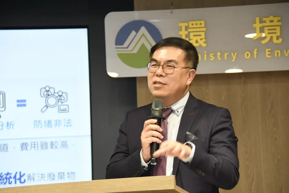 ▲環境部部長彭啓明表示，環境部著手規劃研議將「水面型光電」納入環評，最快年底前可訂定相關標準。（圖／環境部）