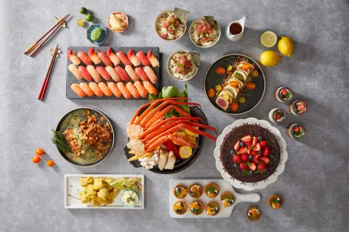 50樓Cafe「海鮮雙霸吃到飽」明日4月18日登場,東港直送的鮮美鮪魚與松葉蟹火鍋無限供應。(圖/50樓Cafe提供) ▲50樓Cafe「海鮮雙霸吃到飽」明日4月18日登場,東港直送的鮮美鮪魚與松葉蟹火鍋無限供應。(圖/50樓Cafe提供)