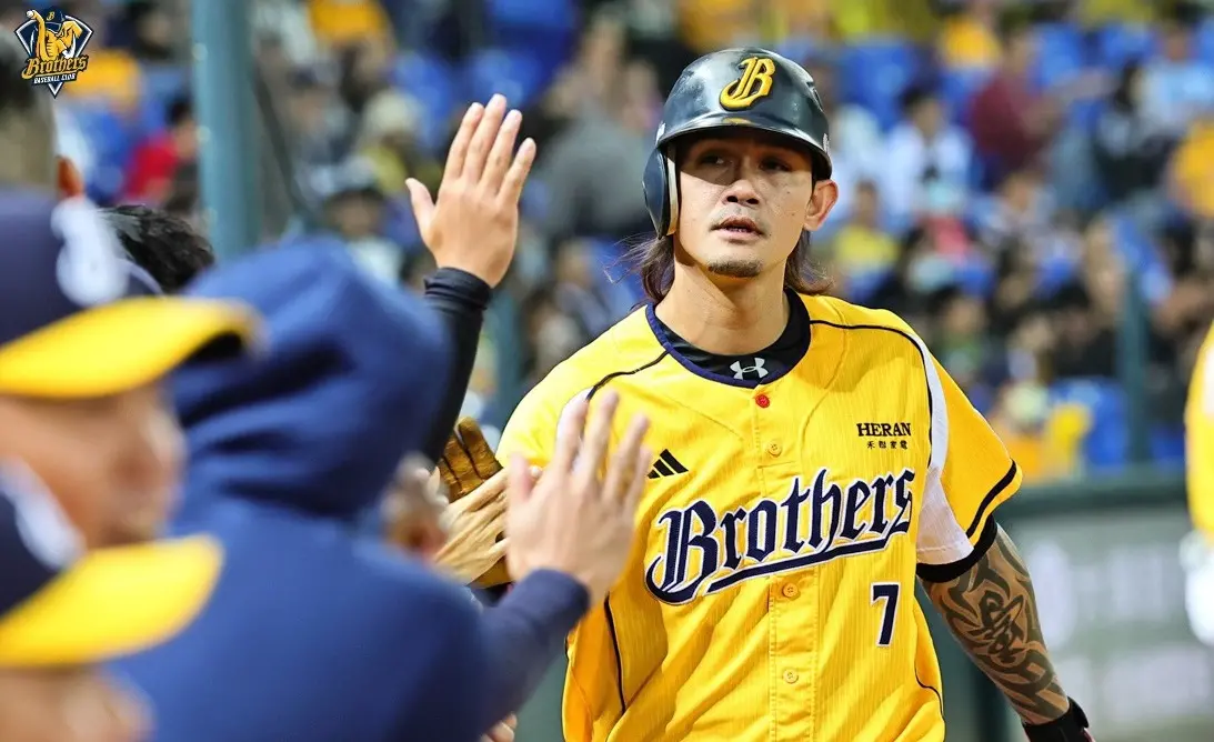 ▲中信兄弟37歲老將張志豪15日面對台鋼雄鷹，於關鍵時刻積極跑壘引發關注，有球迷想起他10年前捨棄「完全打擊」機會，也要為球隊多爭取得分機會的回憶，賽後受訪時的一段霸氣發言，更讓不少球迷感動到哭。（圖／中信兄弟提供）