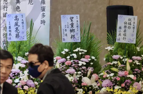 ▲文化部長李遠和張小燕都致贈花籃來哀悼金鐘獎製作人葉天健。（圖／記者李政龍攝）