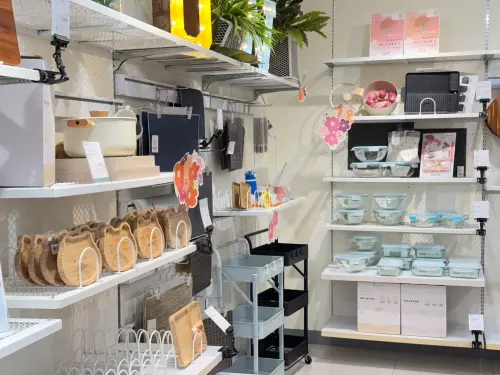 ▲生活工場門市內部照，碗盤家居小物，圖為欣欣店。（圖／記者周淑萍攝）