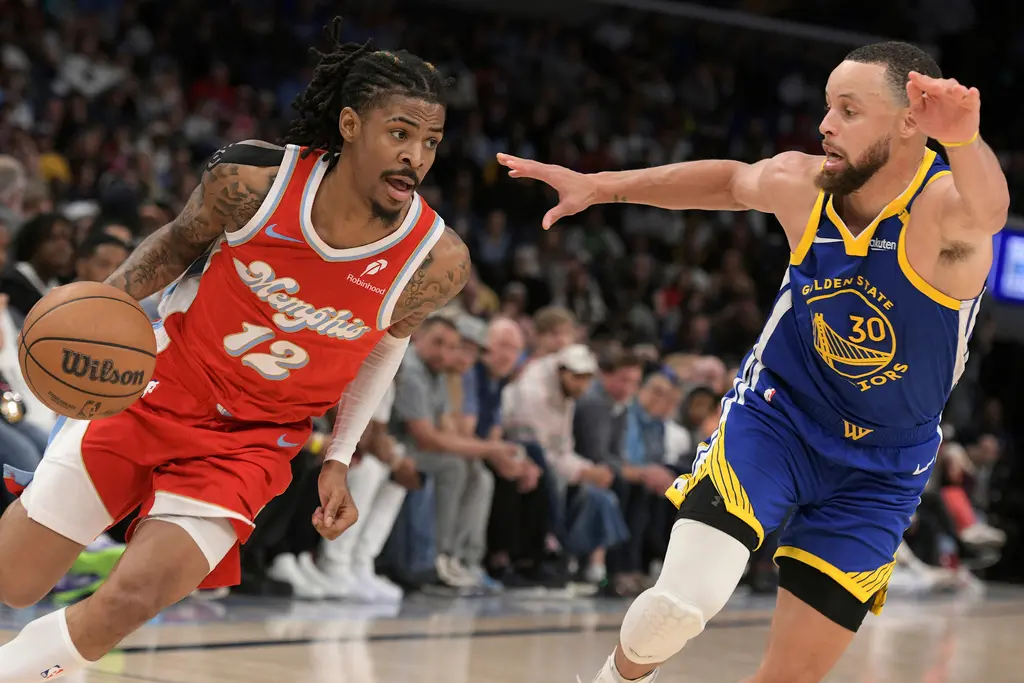 ▲金州勇士以121：116擊敗曼菲斯灰熊，賽後出爐的最後兩分鐘裁判報告顯示，本場共有4次錯誤或漏判，其中勇士隊在兩次判決奉送對手3分，而灰熊隊則因錯誤吹判失去最後絕殺的機會。（圖／美聯社／達志影像）