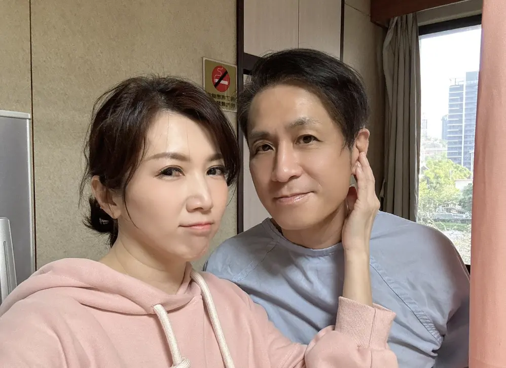 ▲廖家儀（左）老公2個月前騎腳踏車跌倒，結果造成顱內出血，在2個月後才爆發，緊急動引流手術。（圖／翻攝自廖家儀臉書）