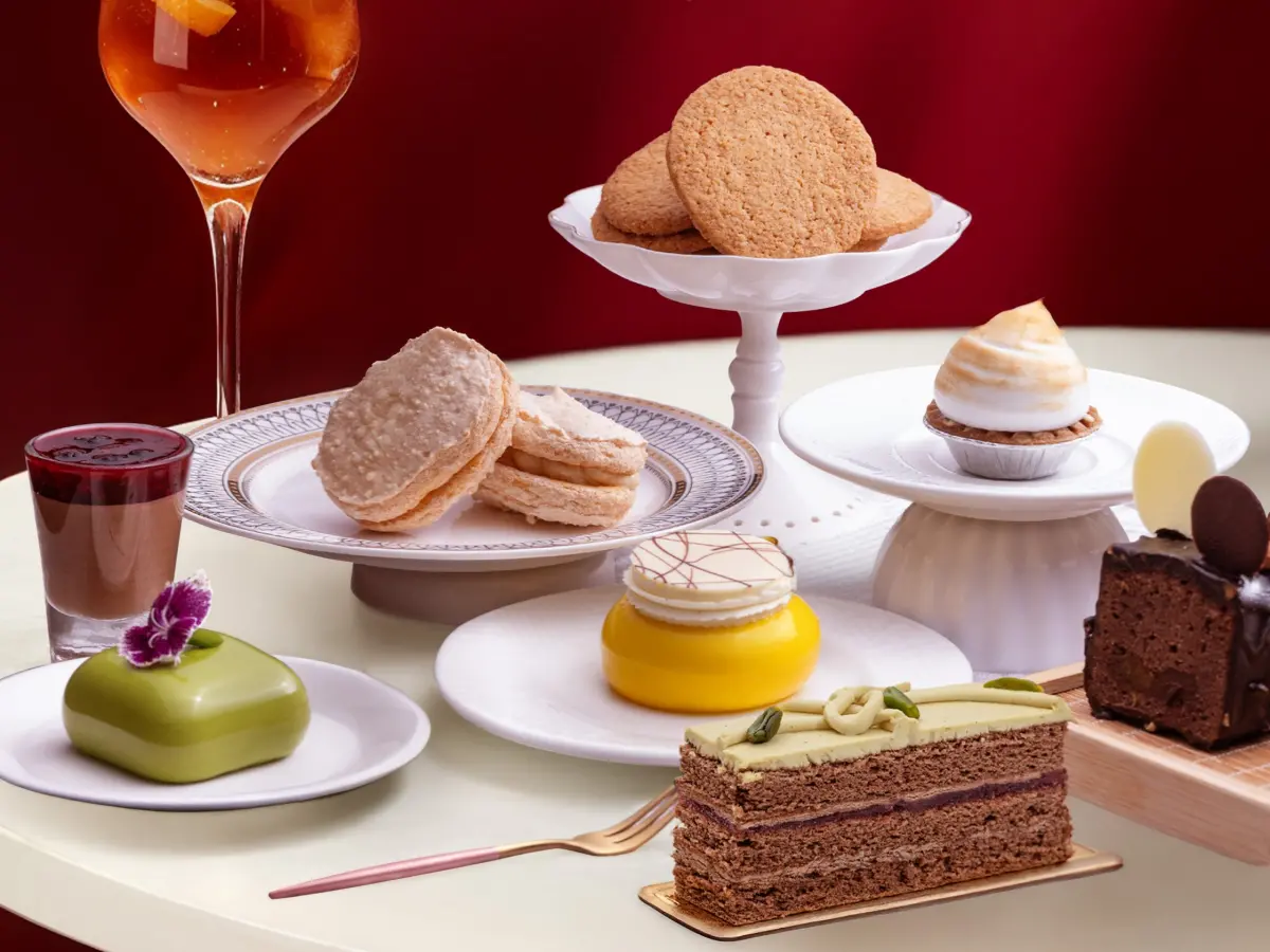 ▲知名吃到飽品牌「漢來海港」的甜點季又來了！「玩味甜點季」將於4月18日至5月11日推出，複刻歷年攜手合作的三位日本甜點名廚「昆布智成」、「小熊亮平」、「駒居崇宏」的8款創意甜點，活動加值不加價。（圖／漢來海港提供）