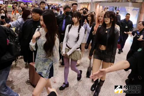 ▲IVE成員安兪真、張員瑛、Gaeul、Rei、Liz、Leeseo抵台。(圖/記者李政龍攝) ▲IVE成員安兪真、張員瑛、Gaeul、Rei、Liz、Leeseo抵台。(圖/記者李政龍攝)