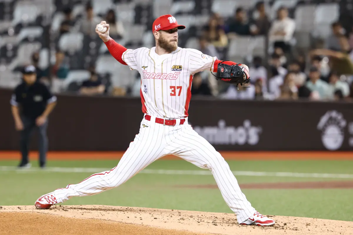 ▲味全龍王牌洋投鋼龍開季至今3場先發，合計吃下19.2局投出史詩數據，帳面上卻僅有1勝在手，悲情指數也堪稱「史詩級」。（圖／味全龍提供）