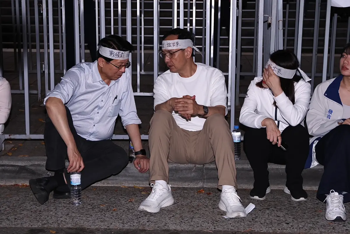 ▲黃呂錦茹等人都遭聲押，朱立倫喊話，會繼續聲援。（圖／朱永強攝，2025.04.18）