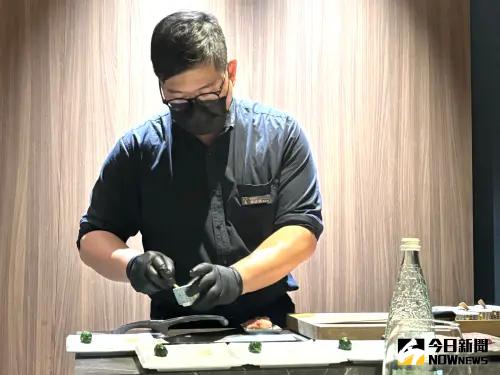 響板前燒肉隱身七期商業區 神級日式燒肉體驗饕客淪陷 ▲職人板前燒烤,可以享用到最佳熟度與風味,又不用自己動手,超享受。(圖/記者金武鳳攝,2025.4.18)