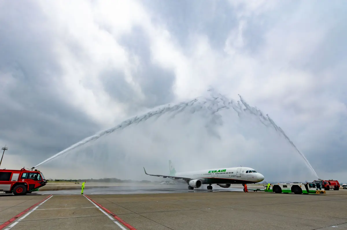 ▲長榮航空今（18）日開闢桃園-神戶航線，現行營運日本11航點、14條航線，共計每週143班航往返日本。（圖／長榮航空提供）