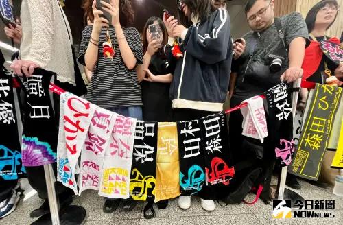 ▲櫻坂46:守屋麗奈、山﨑天、森田輝、田村保乃、大園玲、藤吉夏鈴、松田里奈、中嶋優月、石森璃花、村井優、村山美羽、山下瞳月、的野美青、向井純葉、谷口愛季等15人來台。(圖/記者李政龍攝) ▲櫻坂46:守屋麗奈、山﨑天、森田輝、田村保乃、大園玲、藤吉夏鈴、松田里奈、中嶋優月、石森璃花、村井優、村山美羽、山下瞳月、的野美青、向井純葉、谷口愛季等15人來台。(圖/記者李政龍攝)