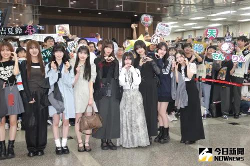 ▲櫻坂46:守屋麗奈、山﨑天、森田輝、田村保乃、大園玲、藤吉夏鈴、松田里奈、中嶋優月、石森璃花、村井優、村山美羽、山下瞳月、的野美青、向井純葉、谷口愛季等15人來台。(圖/記者李政龍攝) ▲櫻坂46:守屋麗奈、山﨑天、森田輝、田村保乃、大園玲、藤吉夏鈴、松田里奈、中嶋優月、石森璃花、村井優、村山美羽、山下瞳月、的野美青、向井純葉、谷口愛季等15人來台。(圖/記者李政龍攝)