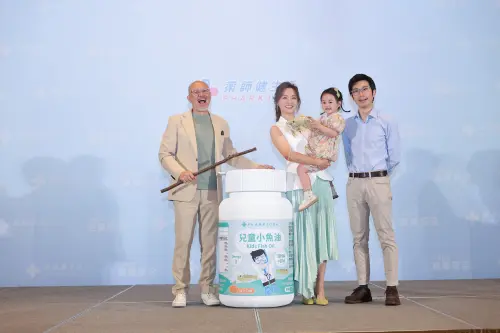 ▲劉亮佐（左1）瘦了19公斤，結果卻收到很多關心他身體的訊息，讓他無奈喊「我很健康」！（圖／藥師健生活）