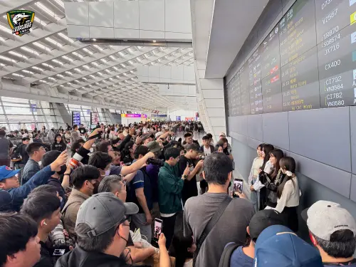 ▲此次來台的4名職棒啦啦隊成員皆來自韓國職棒KBO，分別為：韓華鷹金娟婷、NC恐龍李珠熙與金佳珢，及KT巫師金眞娥，都是韓職人氣與實力兼具的啦啦隊代表，受到台灣球迷熱烈歡迎。（圖／台啤雲豹提供）